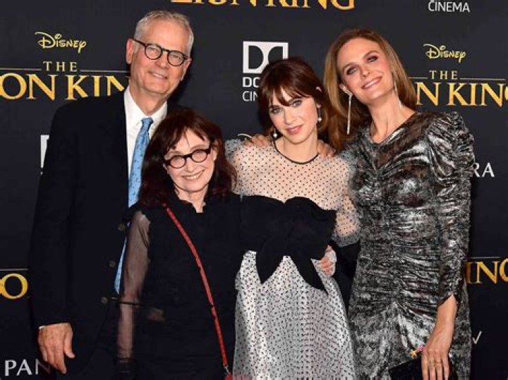 Is Emily Deschanel Related To Zooey Deschanel? Family Links Explained