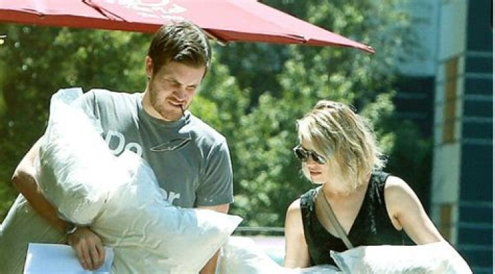 Is Jamie Linden Married? His Bio, Age, Wife, Child, Net worth, Height and Rachel McAdams