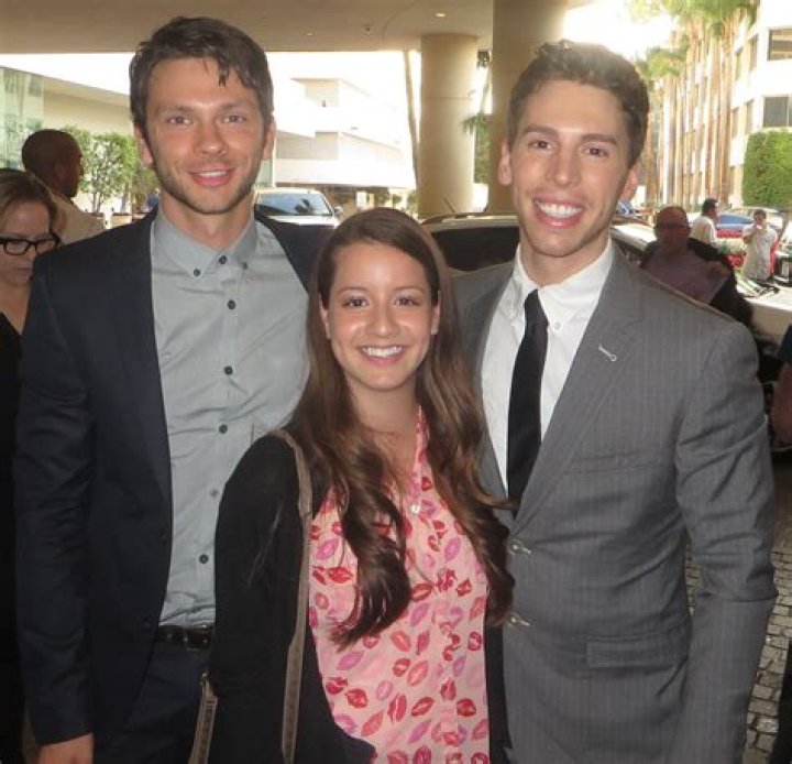 Is Jordan Gavaris Gay? Sexuality And Dating Life- Who Is Boyfriend Devon Graye?