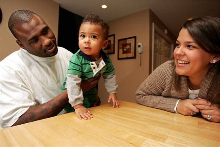 Is Josh Jacobs Related To Brandon Jacobs? Family Ethnicity And Net Worth Difference