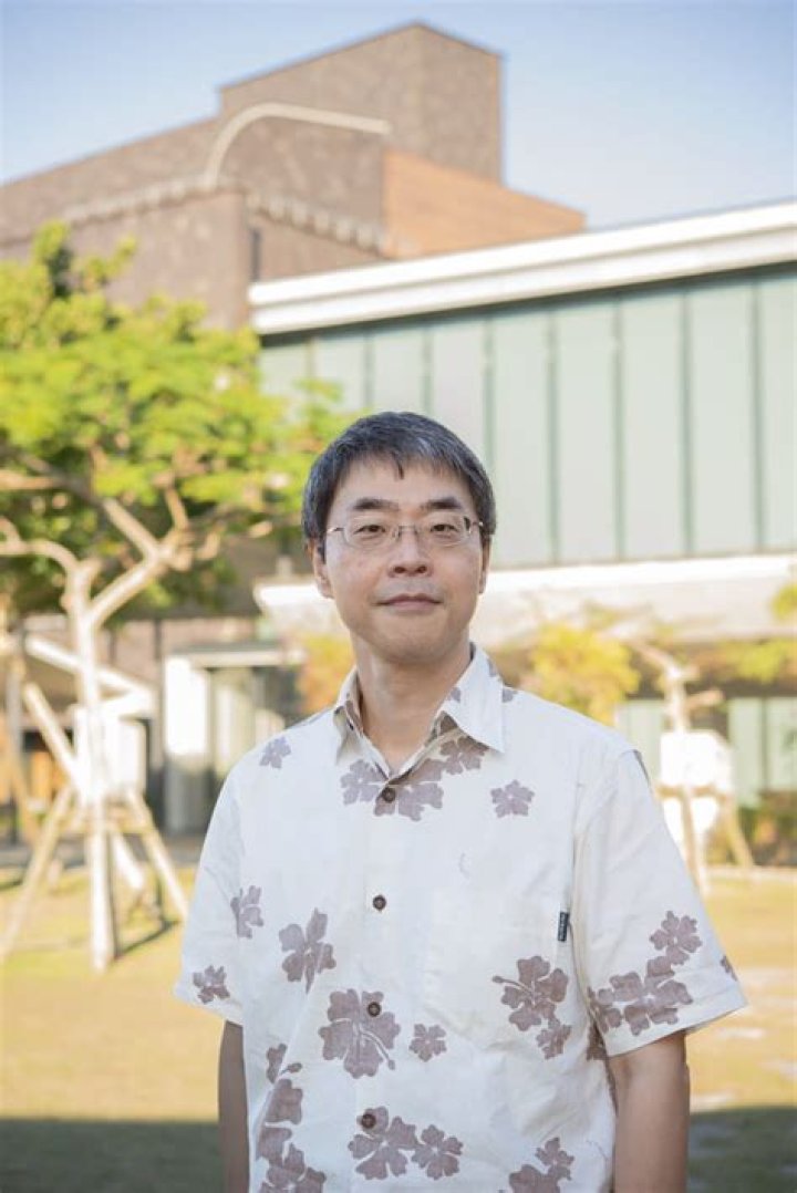 
Is Kentaro Miura Married to Wife? Or Dating Girlfriend? Kids 