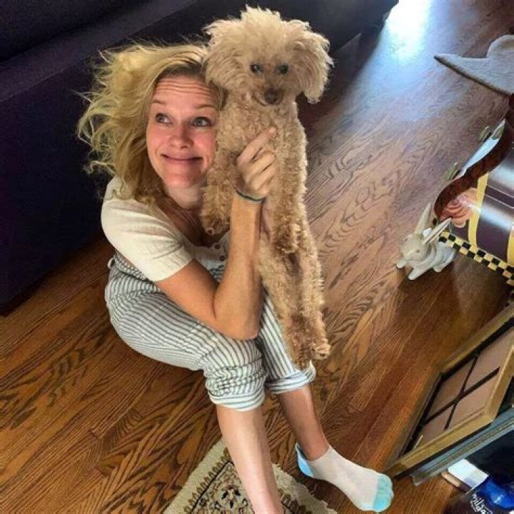 Is Nicholle Tom Married? Her Bio, Age, Husband and Net worth