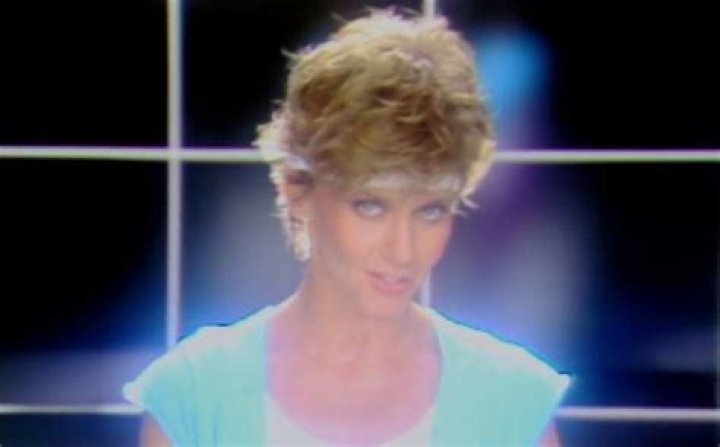 
Is Olivia Newton John Gay? Age, Height, Net Worth 