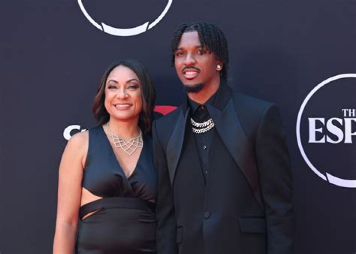 Is Rut Daniels Married to Wife? Or Dating a Girlfriend?