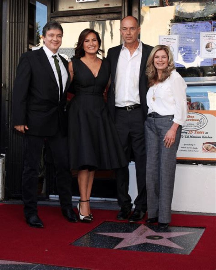 
Is Tony Romo Still Married? Know Tony Romos Wife, Net Worth, Bio, Age, And Height 