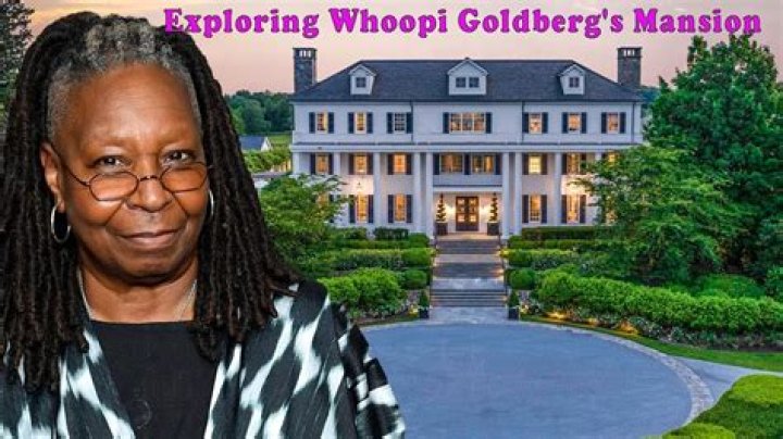 
Is Whoopi Goldberg Gay? American Actress’s Sexuality May Shock You! 