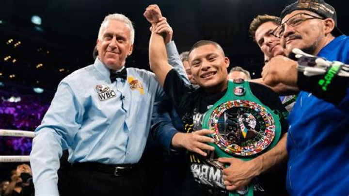 Isaac Cruz Gonzalez Height, Weight, Net Worth, Age, Birthday, Wikipedia, Who, Nationality, Biography