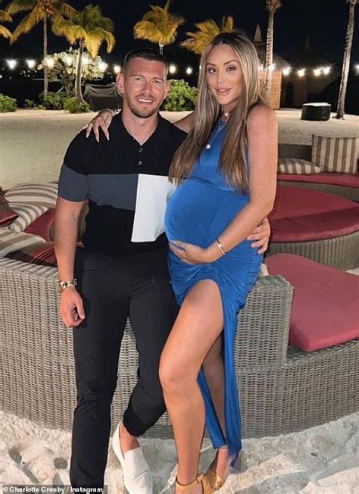 
Jake Ankers Net Worth And Age: Meet Charlotte Crosby Boyfriend As The Couple Announces Pregnancy 
