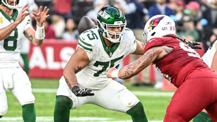 
Jets Guard Alijah Vera-Tucker And His Girlfriend Jessie Gonzalez Are Getting Married In 2023 