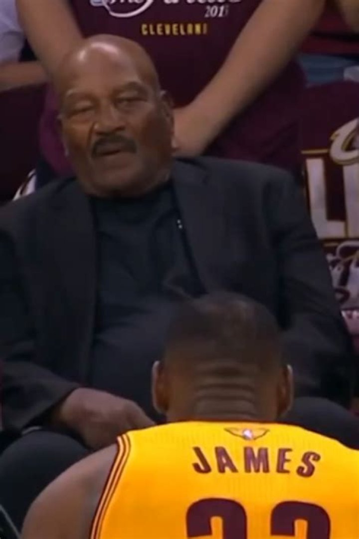 
Jim Brown dies: When LeBron James bowed to Cleveland Browns legend in 2015 NBA Finals | Video 