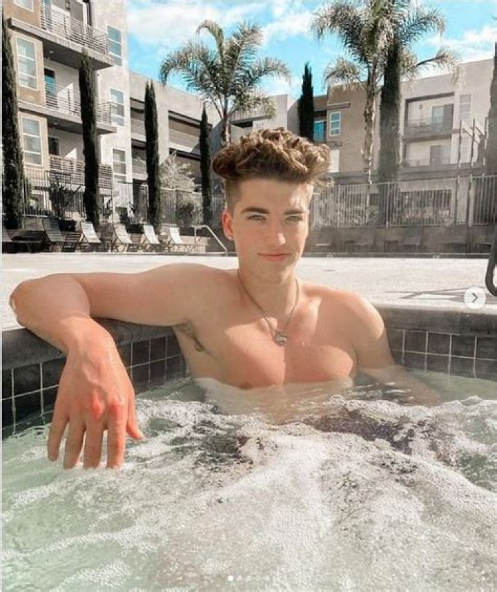 
Joey Klaasen Height, Weight, Net Worth, Age, Birthday, Wikipedia, Who, Nationality, Biography 