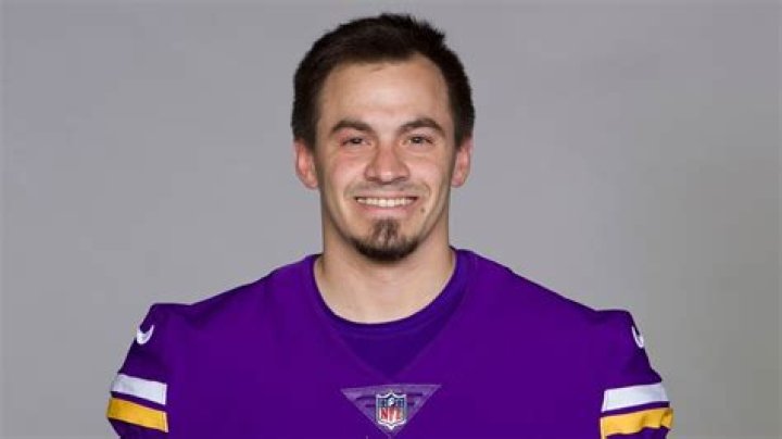 
John Parker Romo Height, Weight, Net Worth, Age, Birthday, Wikipedia, Who, Nationality, Biography 