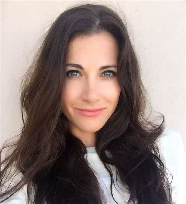 Julia K. Crist Height, Weight, Net Worth, Age, Birthday, Wikipedia, Who, Instagram, Biography