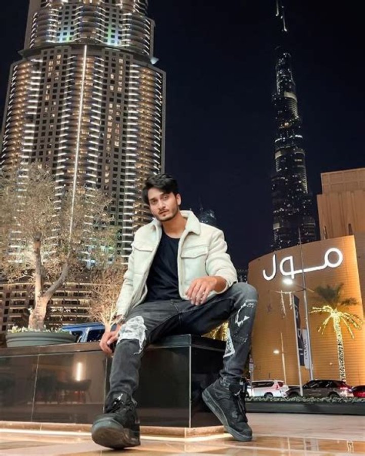 
Junaid Malik Height, Weight, Net Worth, Age, Birthday, Wikipedia, Who, Nationality, Biography 