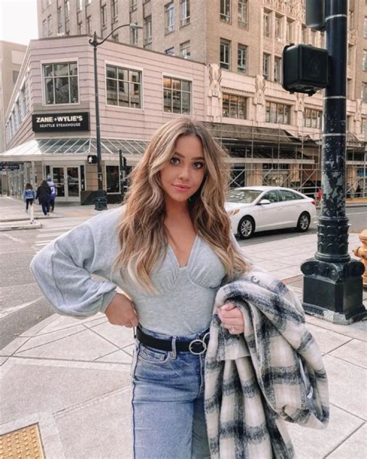 
Kailin Chase Height, Age, Boyfriend, Biography, Wiki, Net Worth 