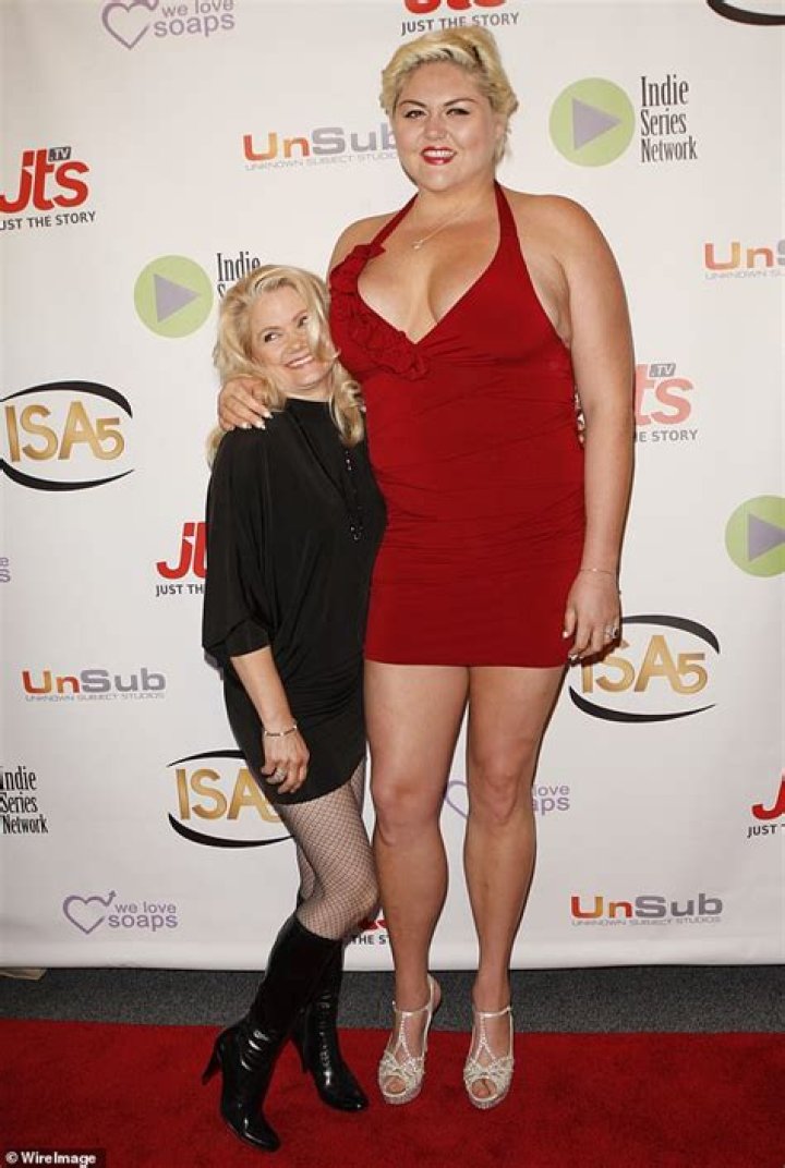 Kara Hayward Height, Weight, Net Worth, Age, Wiki, Who, Instagram, Biography