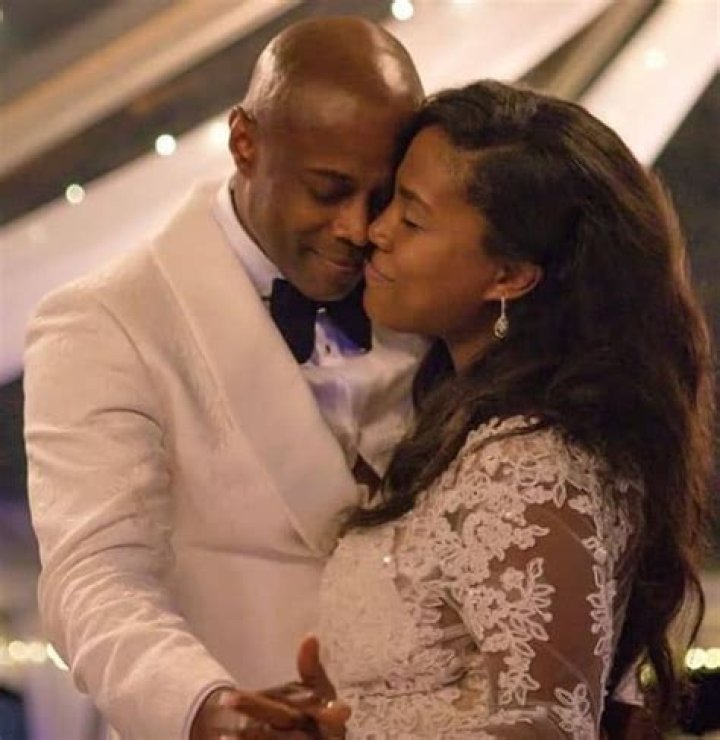 Kem has been Married to his Wife, Erica Owens since 2019