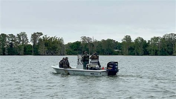 
Lake Eloise Drowning: Police Recover Bodies Of Missing Boaters 