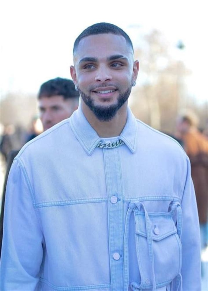 
Layvin Kurzawa Height, Weight, Net Worth, Age, Birthday, Wikipedia, Who, Nationality, Biography 