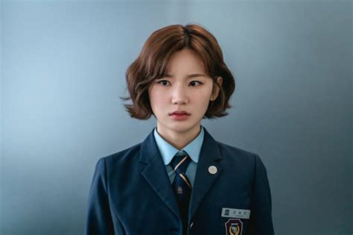 Lee Eun Saem Height, Weight, Net Worth, Age, Birthday, Wikipedia, Who, Nationality, Biography