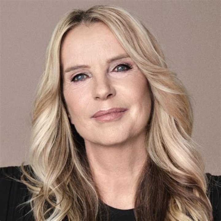 Linda De Mol Height, Weight, Net Worth, Age, Birthday, Wikipedia, Who, Instagram, Biography