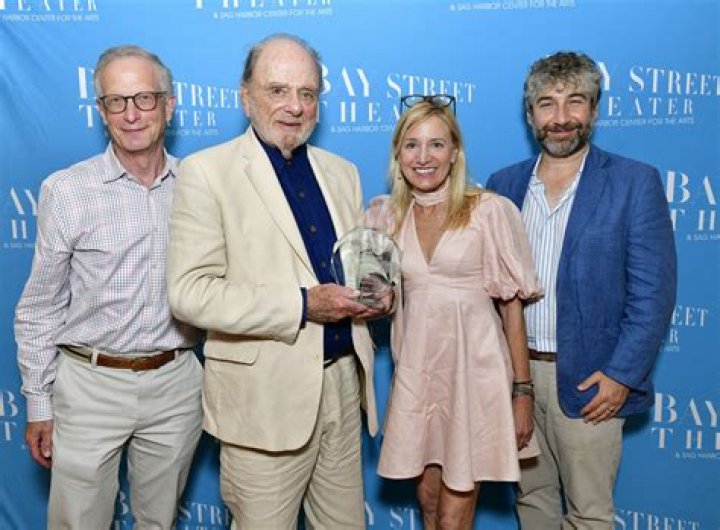 Lorraine Schwartz Height, Weight, Net Worth, Age, Birthday, Wikipedia, Who, Instagram, Biography