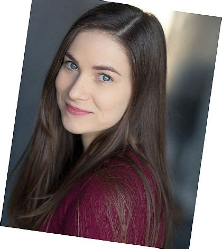 Lowri Izzard Height, Weight, Net Worth, Age, Birthday, Wikipedia, Who, Nationality, Biography