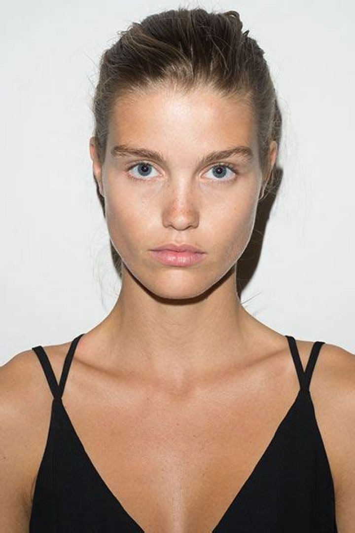 
Luna Bijl Height, Weight, Net Worth, Age, Birthday, Wikipedia, Who, Nationality, Biography 