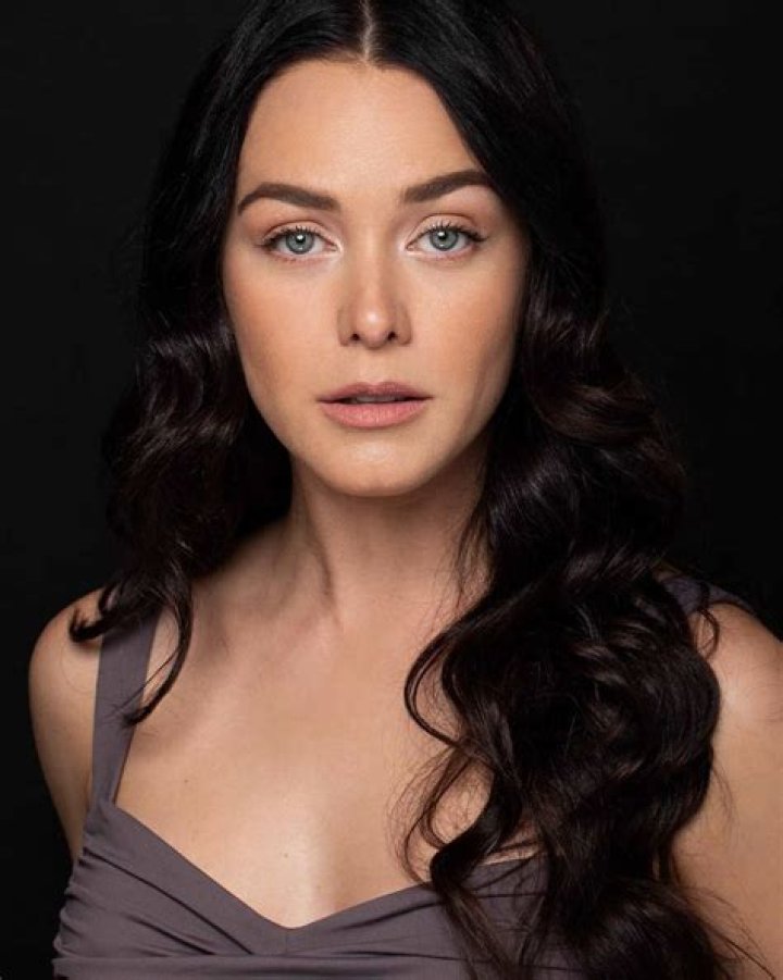 Mariana Paola Vicente Height, Weight, Net Worth, Age, Birthday, Wikipedia, Who, Instagram, Biography