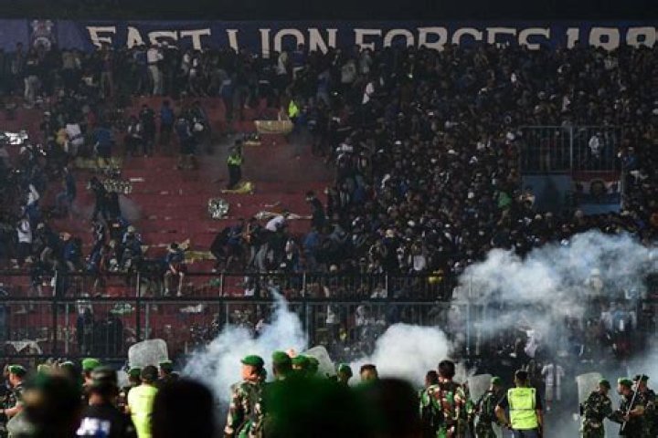 
Massive Stampede at an Indonesian Soccer Game Kills at Least 125 Fans 