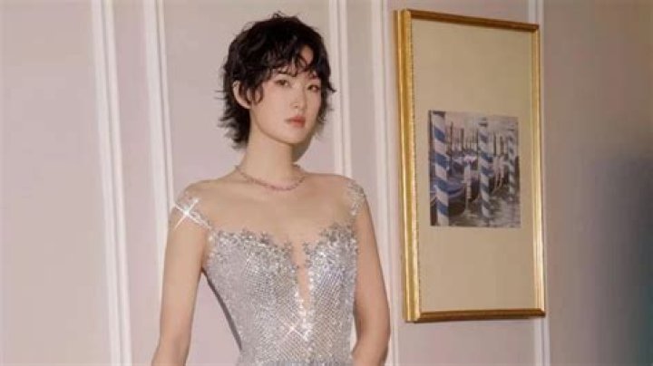 
Meet Huawei CEO Ren Zhengfei’s Beautiful Daughter Annabel Yao 