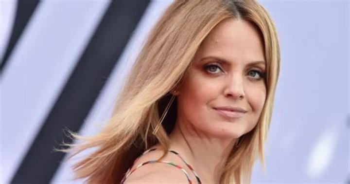 Mena Suvari Height, Weight, Net Worth, Age, Birthday, Wikipedia, Who, Nationality, Biography