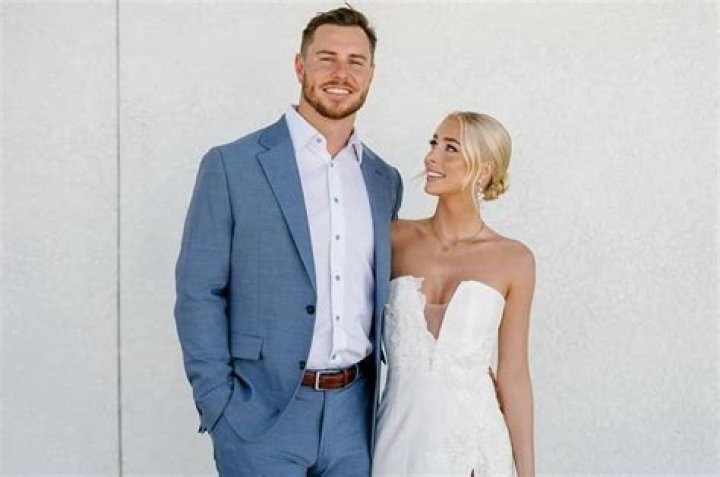 
Mike O’Hearn is not Married to Wife. Dating Girlfriend: Mona Muresan. 