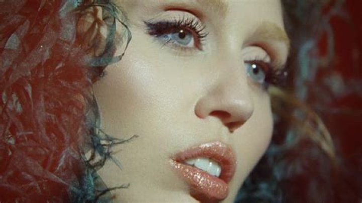 
Mili Smith Parents Details Explored 