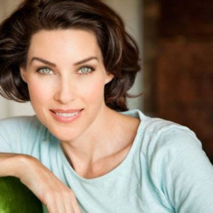 Mitzi Martin Height, Weight, Net Worth, Age, Birthday, Wikipedia, Who, Nationality, Biography