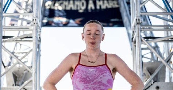 Molly Carlson Height, Weight, Net Worth, Age, Birthday, Wikipedia, Who, Nationality, Biography