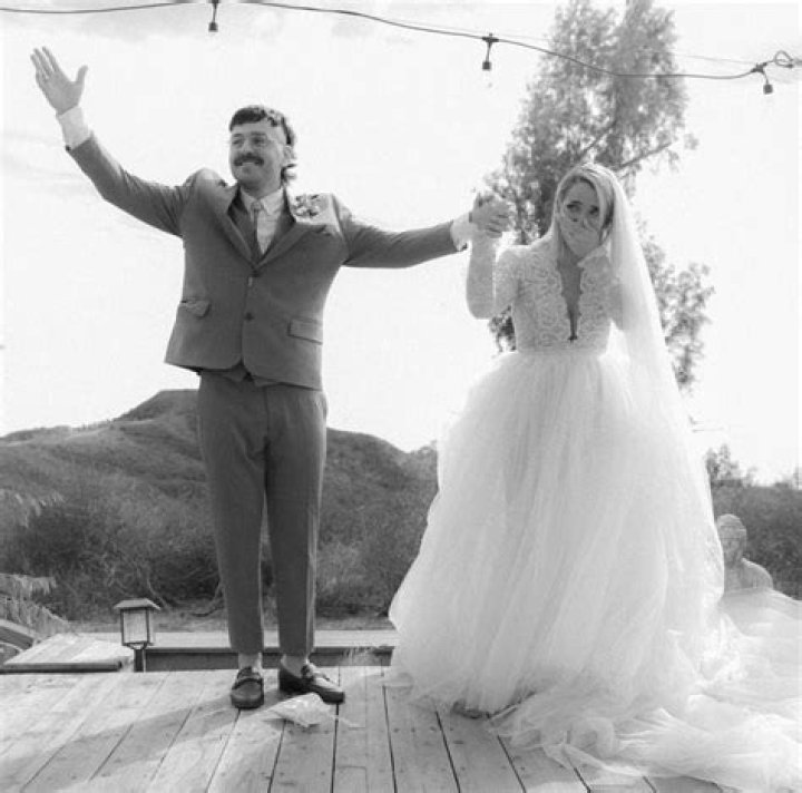 
“My heart is exploding”: Jenna Marbles and Julien Solomita share wedding announcement, leaving netizens in a frenzy 