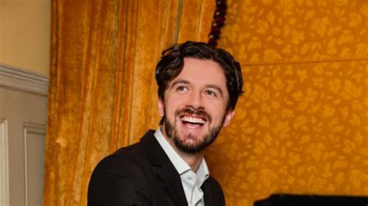 
Nadim Naaman Height, Weight, Net Worth, Age, Birthday, Wikipedia, Who, Nationality, Biography 