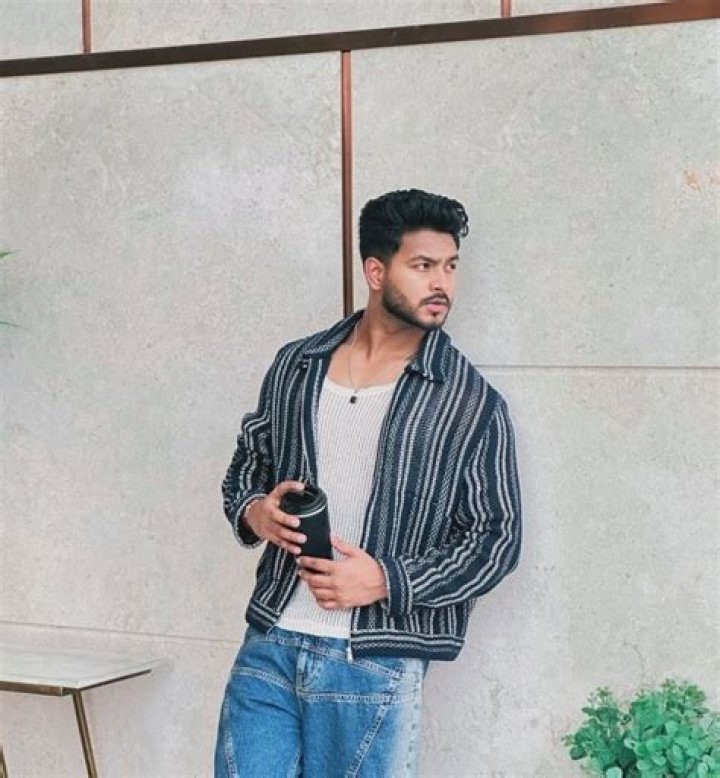 
Nitesh Paswan Height, Weight, Net Worth, Age, Birthday, Wikipedia, Who, Nationality, Biography 