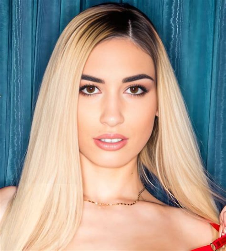 
Oriane Farib – Aanxfly Height, Age, Who, Boyfriend, Biography, Wiki, Net Worth 