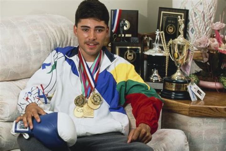 Oscar De La Hoya Height, Weight, Net Worth, Age, Birthday, Wikipedia, Who, Nationality, Biography