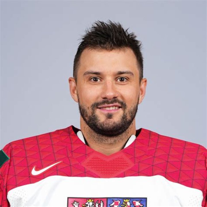 
Petr Mrazek Height, Weight, Net Worth, Age, Birthday, Wikipedia, Who, Nationality, Biography 