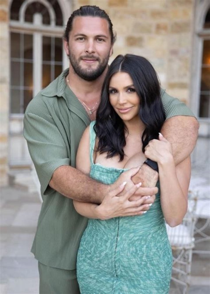 Philip Davies Height, Weight, Net Worth, Age, Birthday, Wikipedia, Who, Instagram, Biography