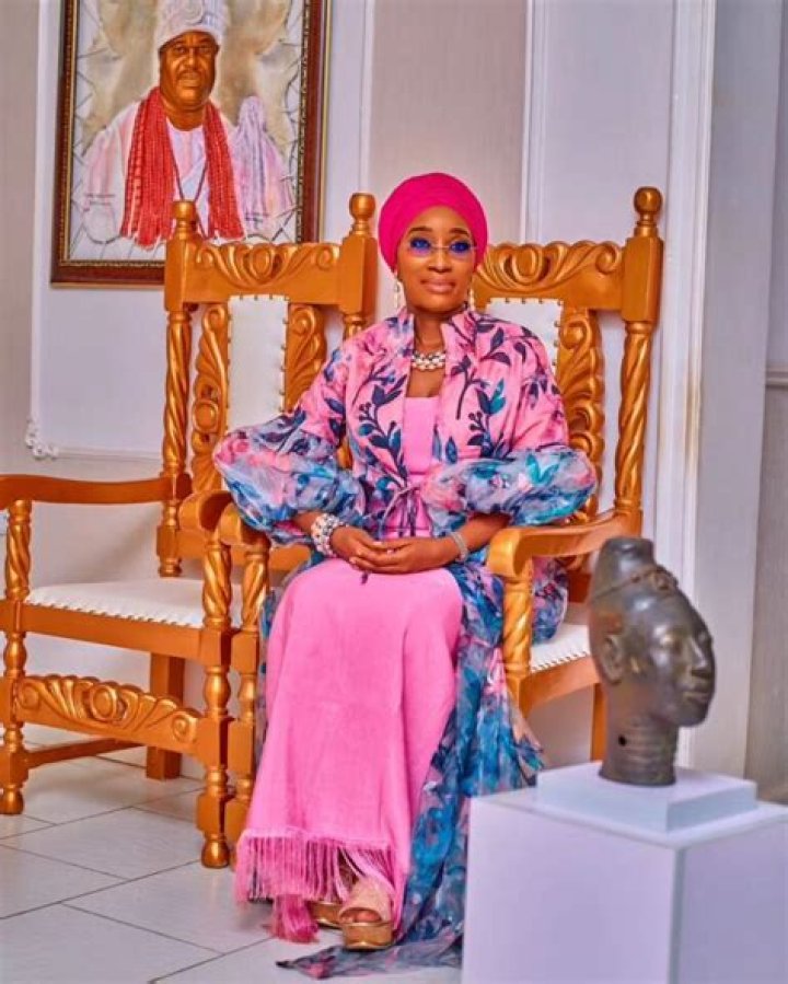 
Princess Adesola Ogunwusi has sweetly welcomed his fifth wife Princess Ronke Ademiluyi 