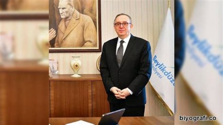 
Rasim Kaan Aytoğu Height, Weight, Net Worth, Age, Birthday, Wikipedia, Who, Nationality, Biography 