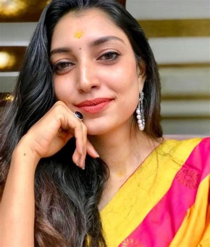 Rithu Manthra Height, Weight, Net Worth, Age, Birthday, Wikipedia, Who, Instagram, Biography