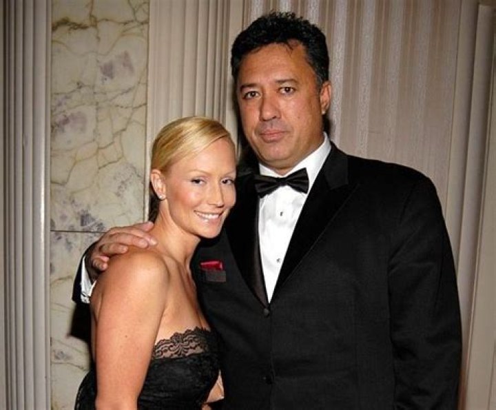 
Ron Darling has been Married to his wife, Joanna Last, since 2004 