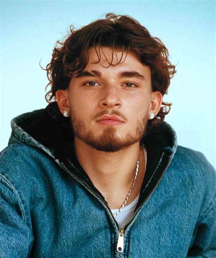 
Sam Eloi Girard Age, Birthday, Wikipedia, Who, Nationality, Biography 