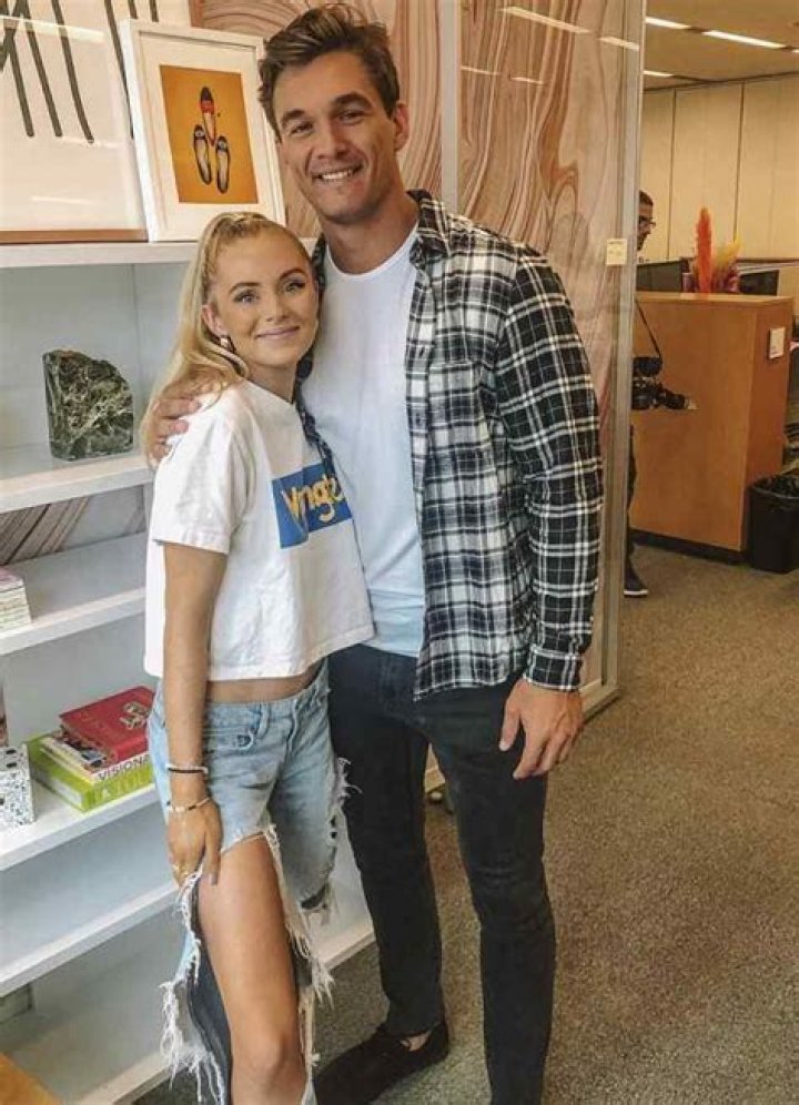 Samantha Feher Height, Weight, Net Worth, Age, Birthday, Wikipedia, Who, Nationality, Biography