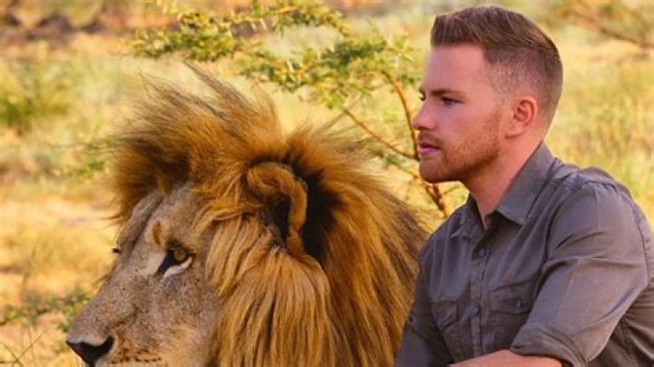 
Shandor Larenty Height, Weight, Net Worth, Age, Birthday, Wikipedia, Who, Nationality, Biography 